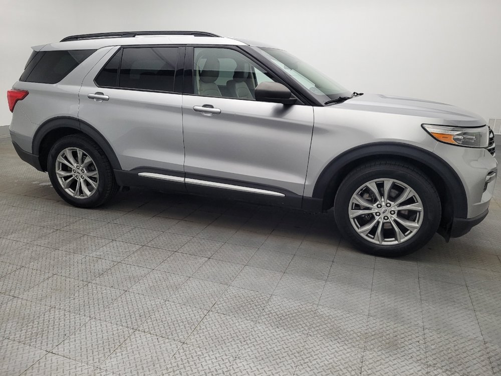 Used 2020 Ford Explorer XLT w/ Equipment Group 202A RWD image 11