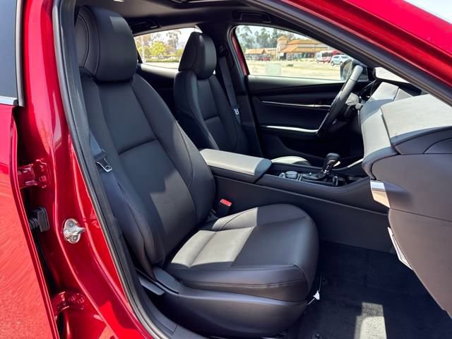 New 2025 MAZDA MAZDA3 Hatchback w/Premium Plus Pkg image 25