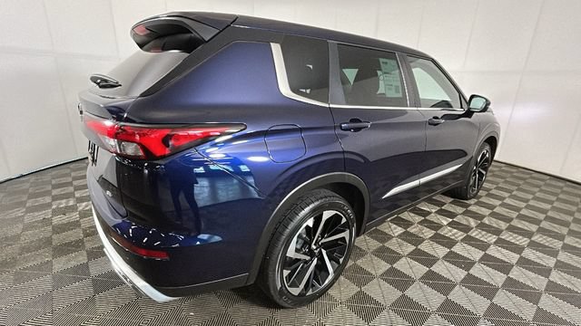 Used 2023 Mitsubishi Outlander SE FWD image 2