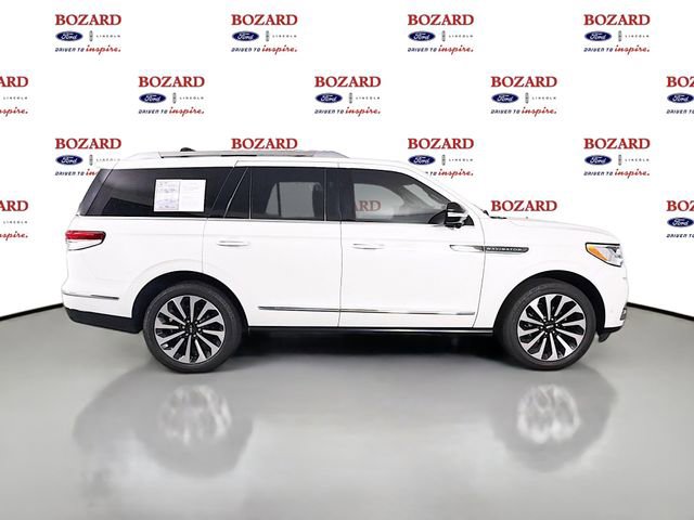 Used 2022 Lincoln Navigator Reserve AWD/4WD image 9