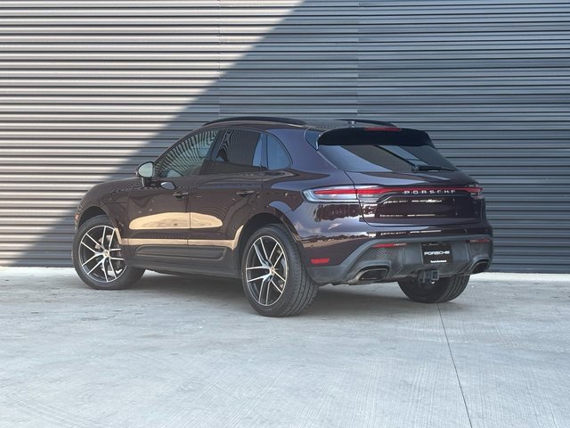 Certified 2023 Porsche Macan image 3