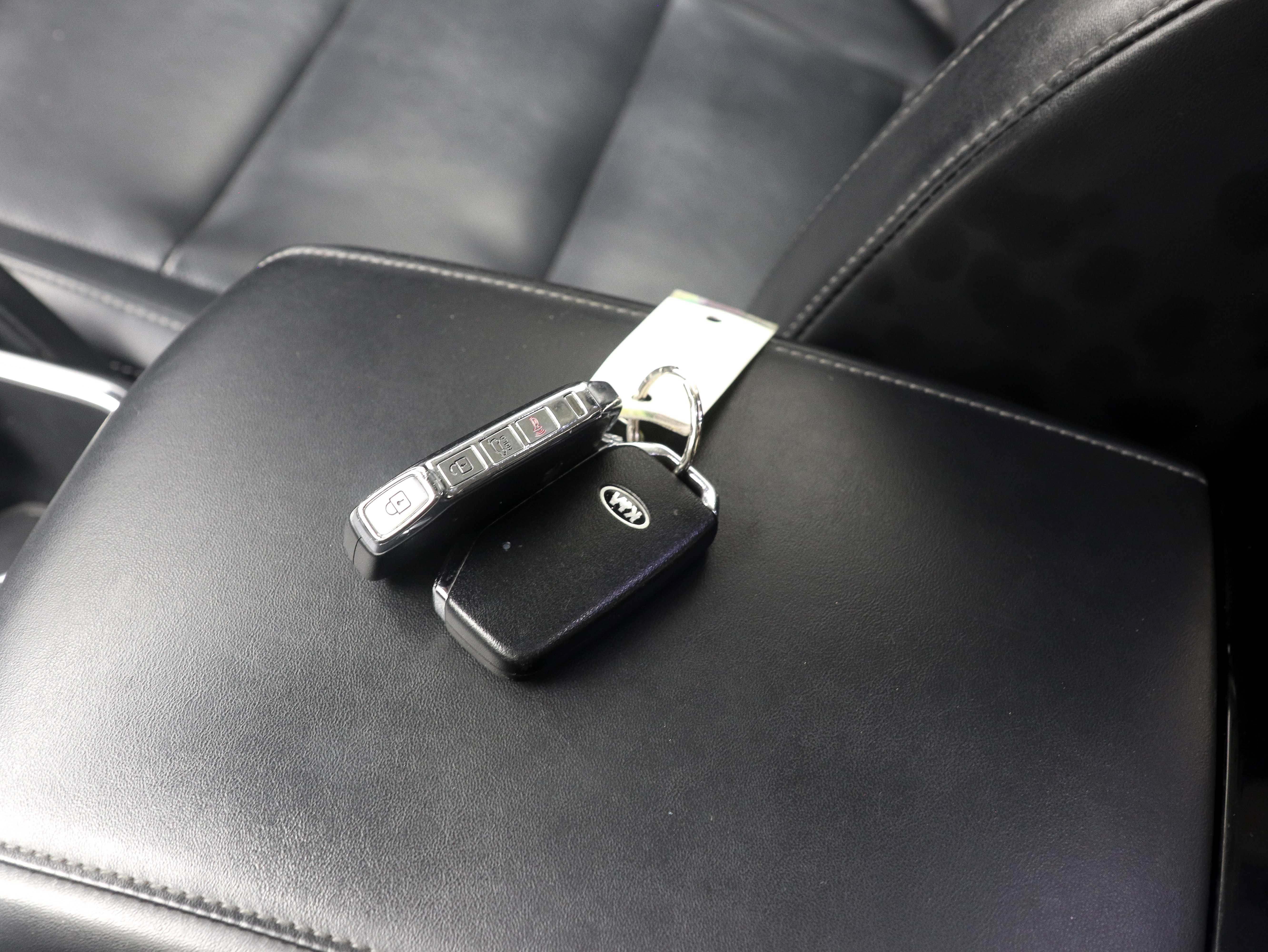 Used 2020 Kia Telluride S AWD/4WD image 28