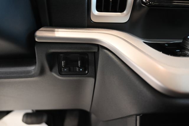 Used 2025 Ford Expedition Max Active AWD/4WD image 25