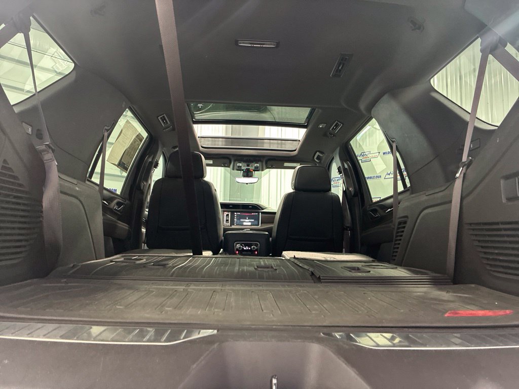 Used 2022 GMC Yukon Denali w/ Denali Premium Package AWD/4WD image 39