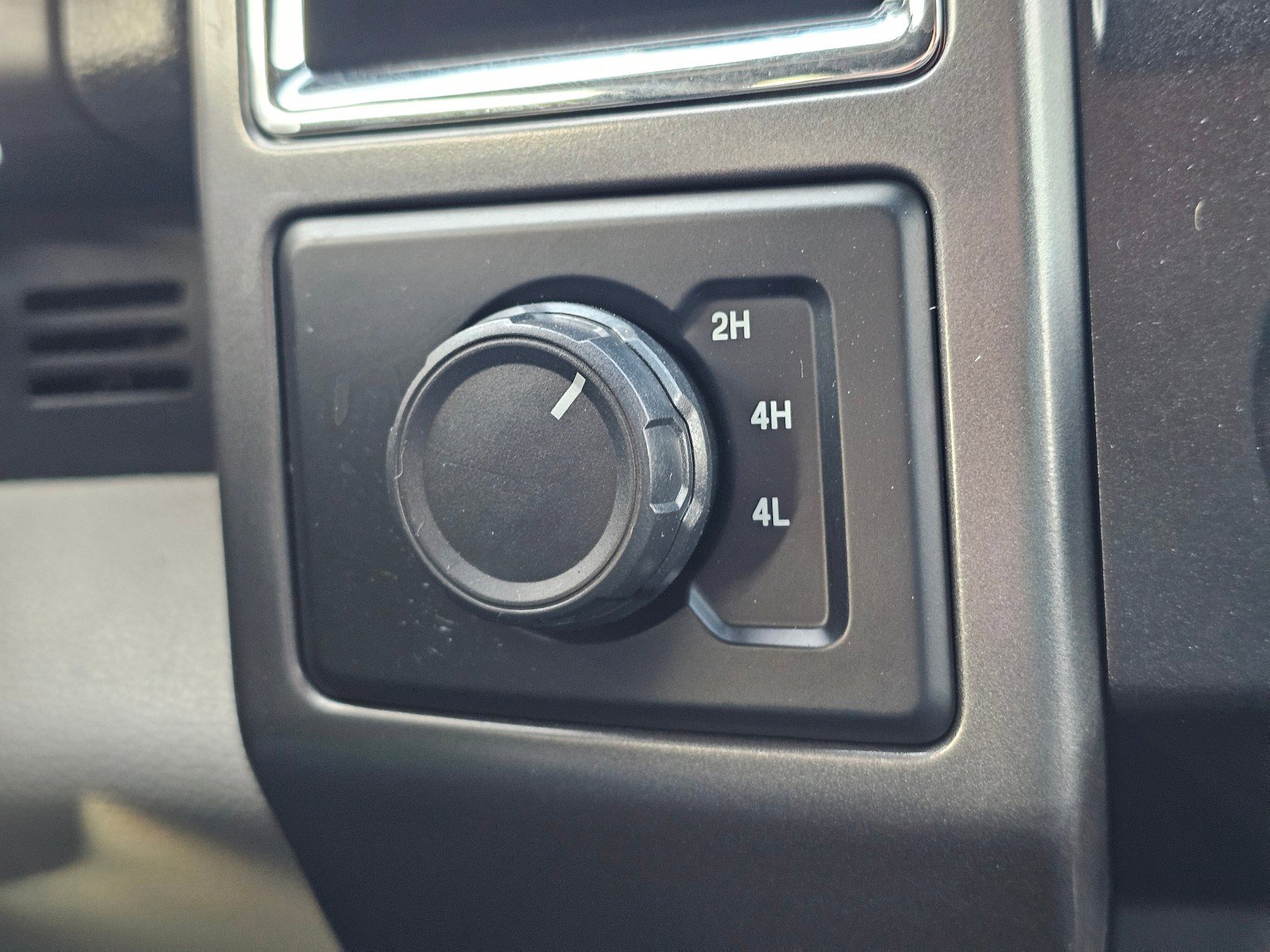 Used 2016 Ford F150 XLT image 38