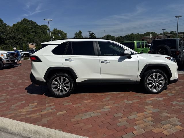 Used 2020 Toyota RAV4 Limited FWD image 37