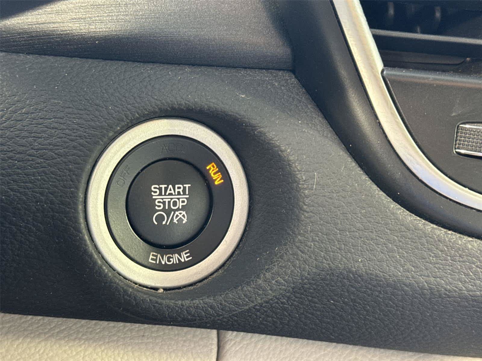 Used 2016 Chrysler 200 Limited FWD image 27