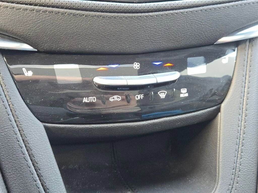 New 2025 Cadillac XT5 Premium Luxury w/ LPO, Blue Accent Package image 28