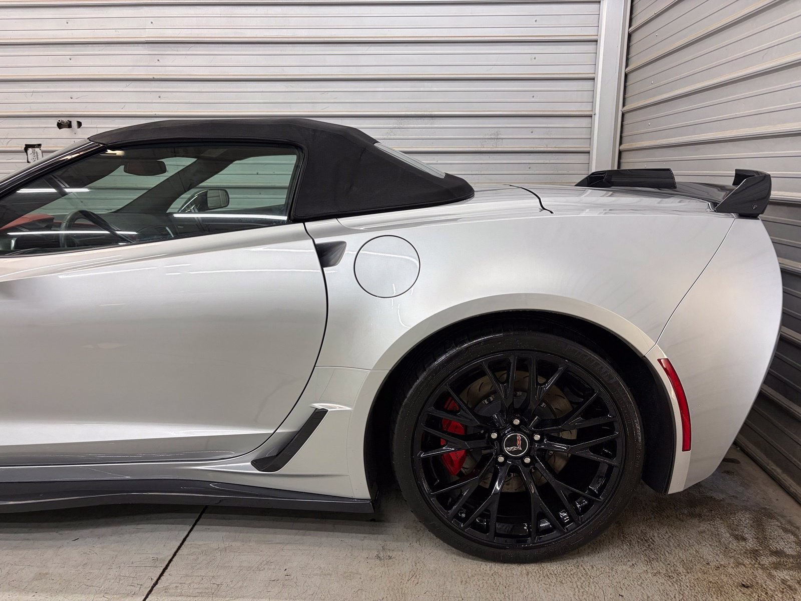 Used 2015 Chevrolet Corvette Z06 w/ 3LZ Preferred Equipment Group RWD image 5
