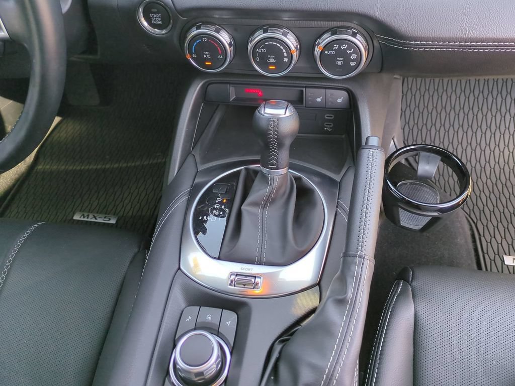 Used 2024 MAZDA MX-5 Miata Grand Touring RWD image 15