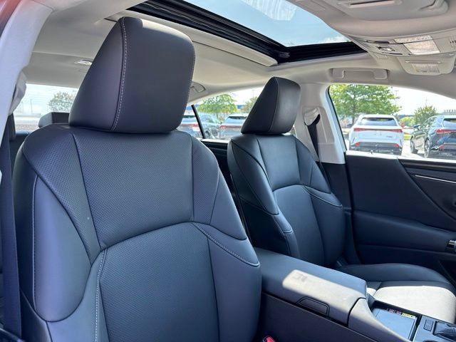 Used 2025 Lexus ES 350 w/ Premium Package FWD image 19