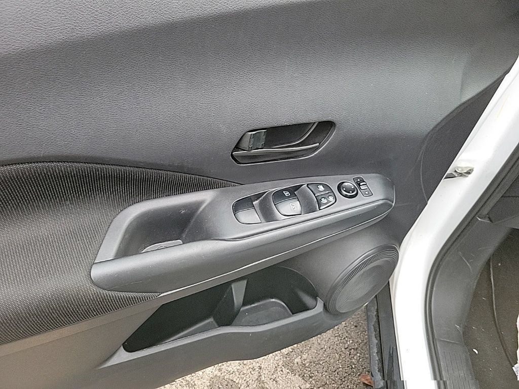 Used 2023 Nissan Kicks S FWD image 8