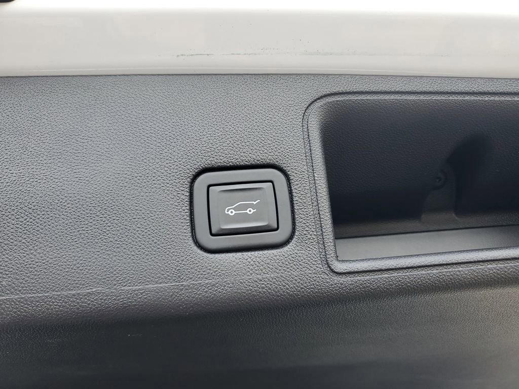 Used 2024 GMC Terrain SLT image 8