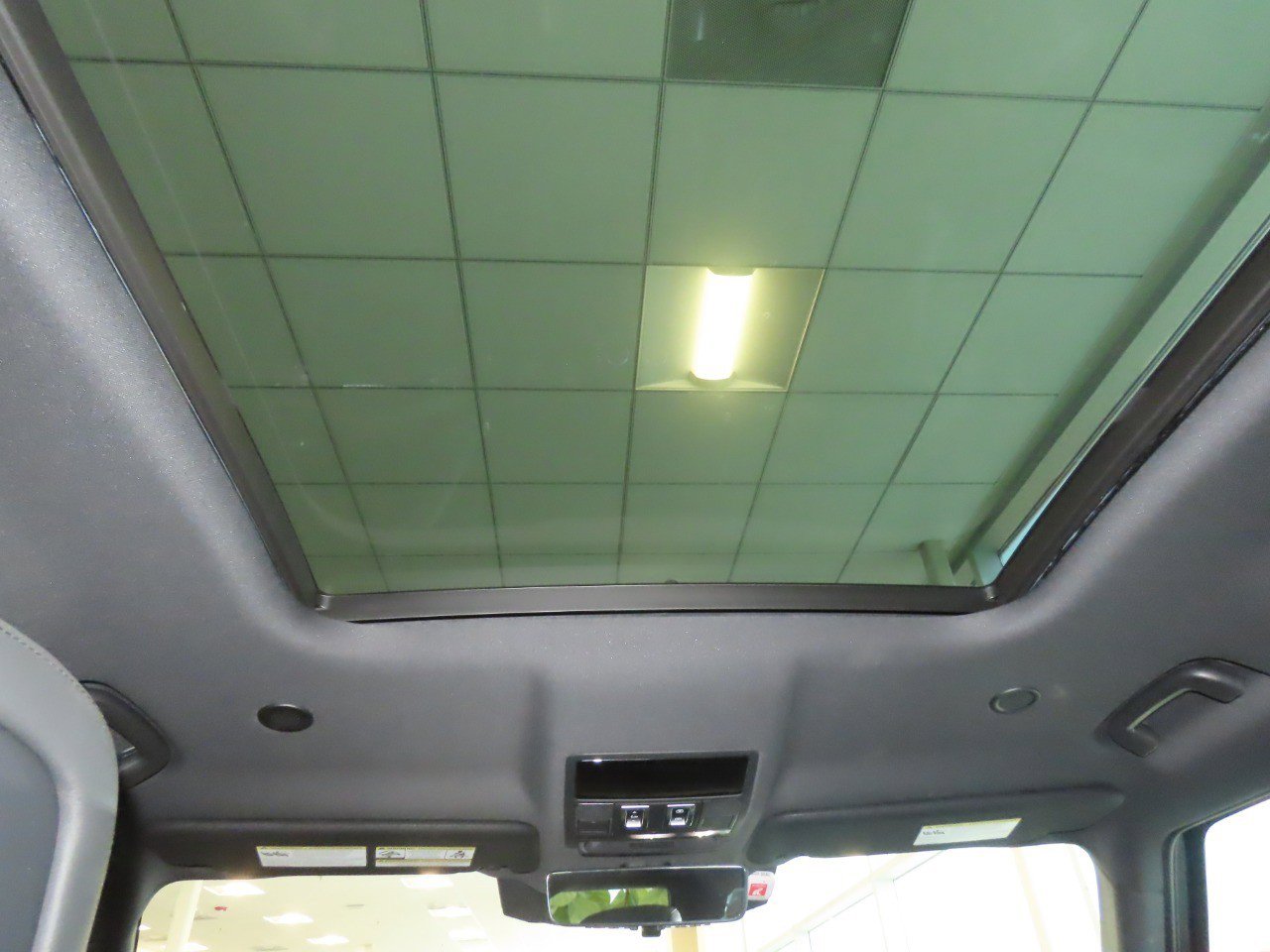 Used 2024 Land Rover Defender 130 X AWD/4WD image 19
