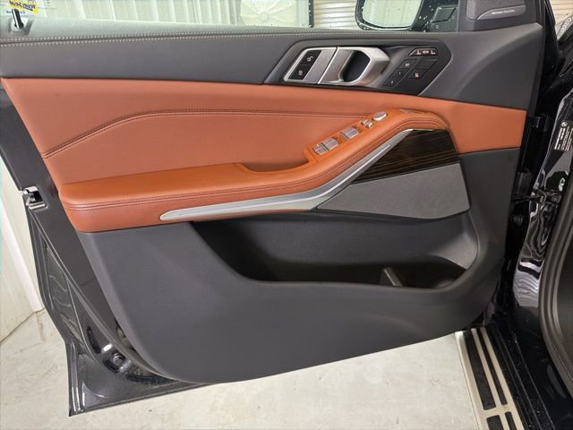 Used 2025 BMW X7 xDrive40i image 9