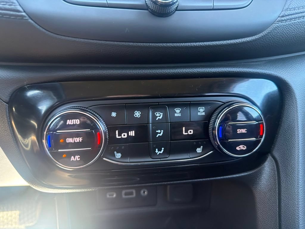 Used 2022 Buick Encore GX Select FWD image 17