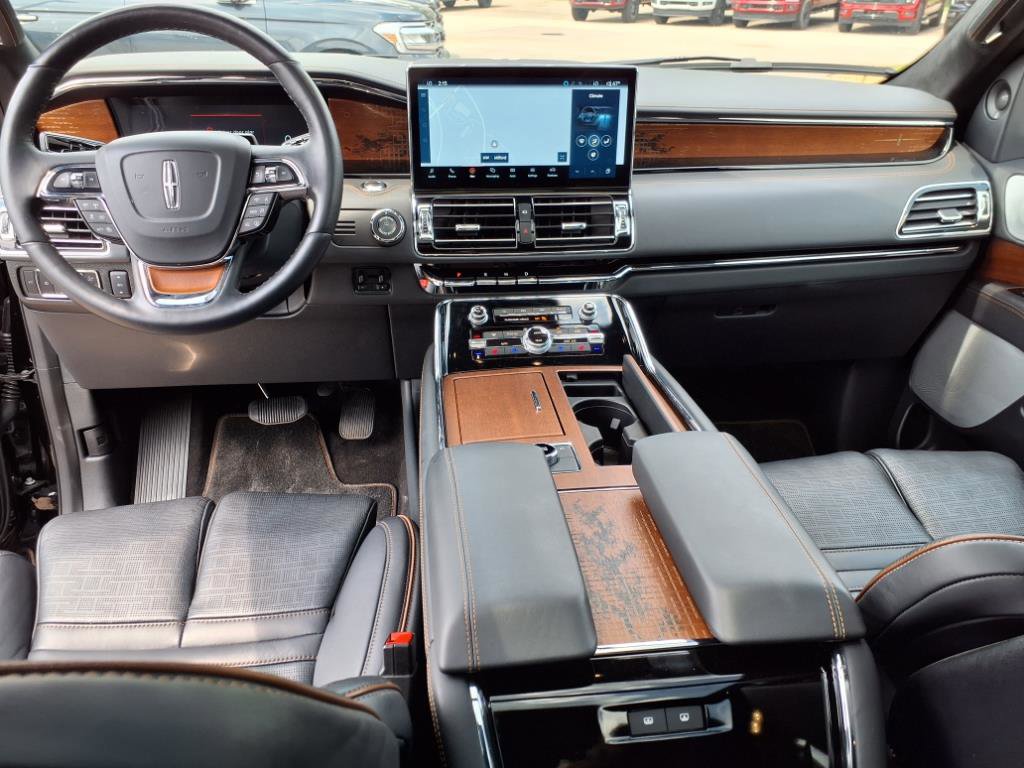 Used 2024 Lincoln Navigator Black Label image 17