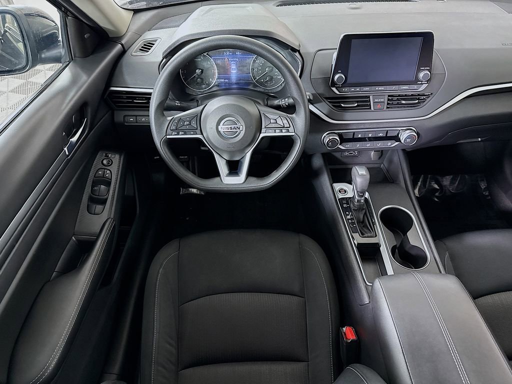 Used 2022 Nissan Altima 2.5 SV image 3