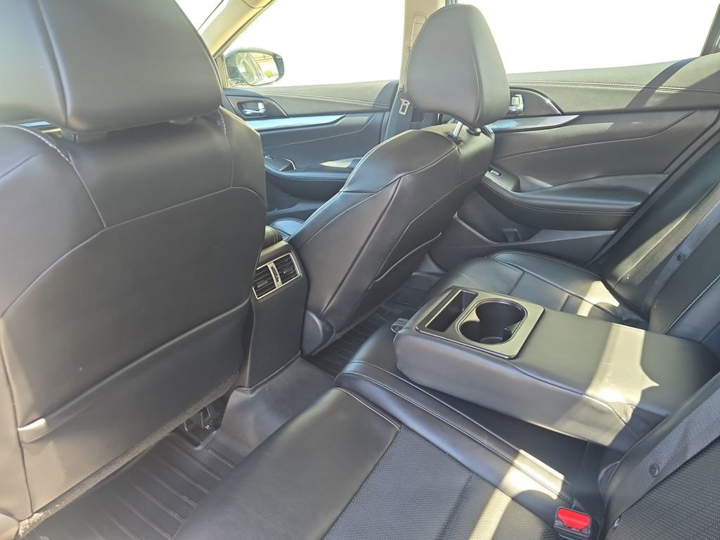Used 2021 Nissan Maxima 3.5 SV w/ Floor Mat Group FWD image 18