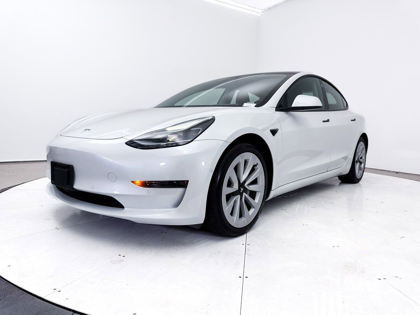 Used 2021 Tesla Model 3 Standard Range Plus image 13