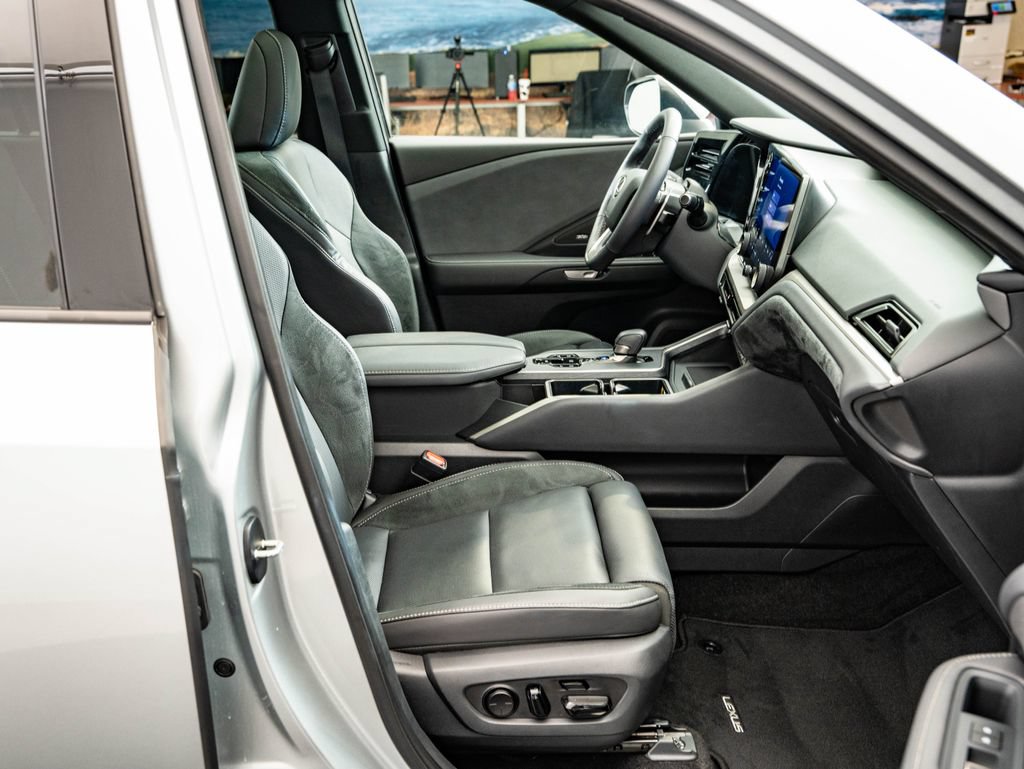 Certified 2025 Lexus TX 350 AWD w/ Technology Package image 25