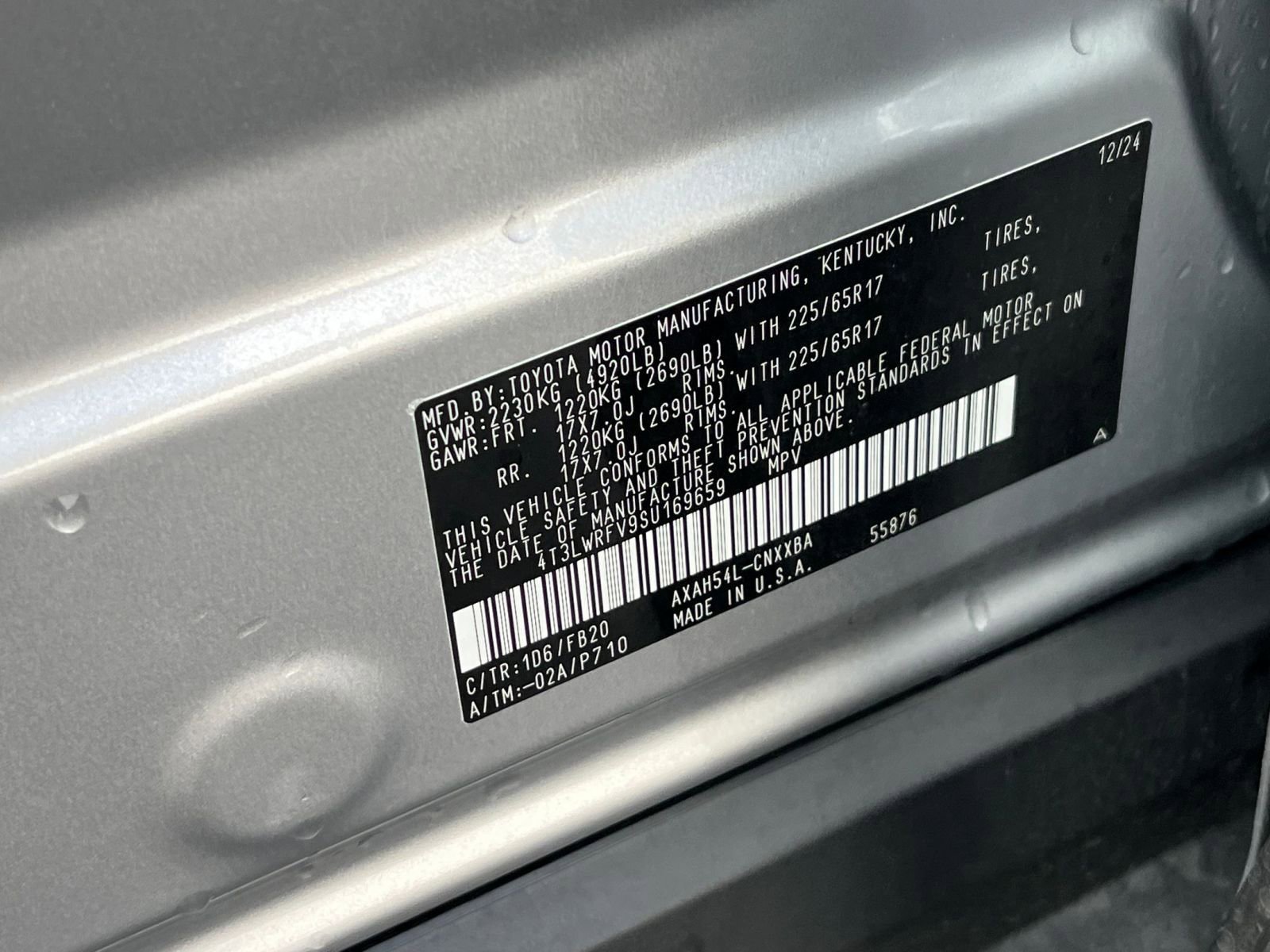 Used 2025 Toyota RAV4 LE image 28