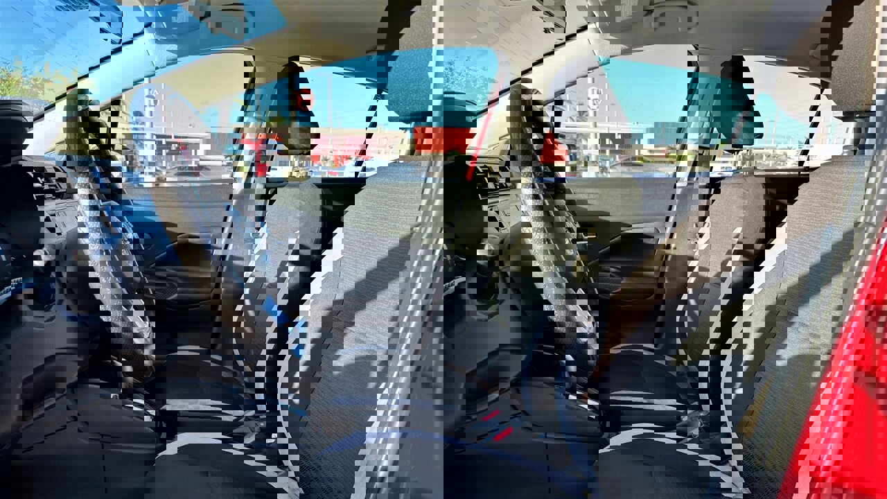 Used 2020 Nissan Versa SV image 13