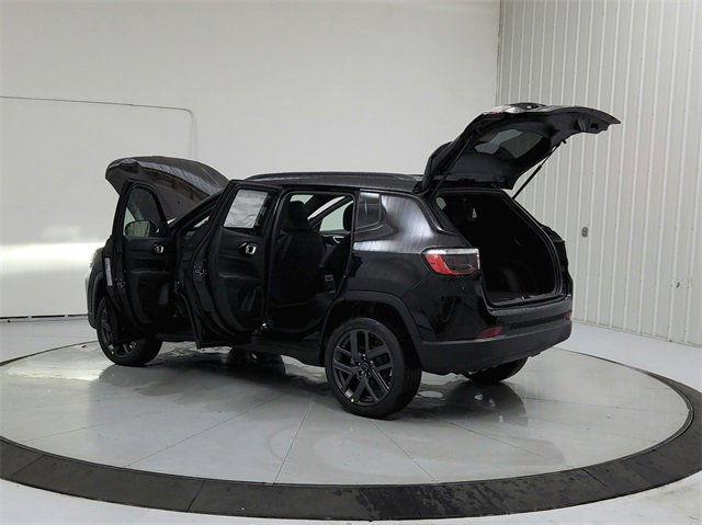 New 2026 Jeep Compass Latitude image 13