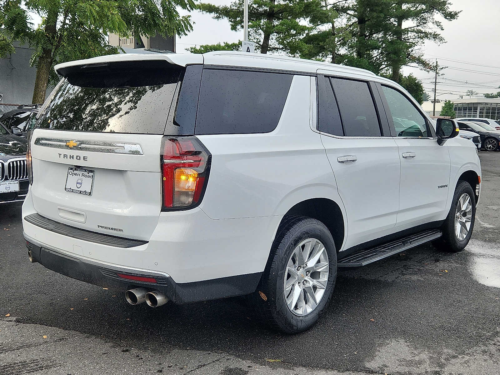 Used 2024 Chevrolet Tahoe Premier AWD/4WD image 6