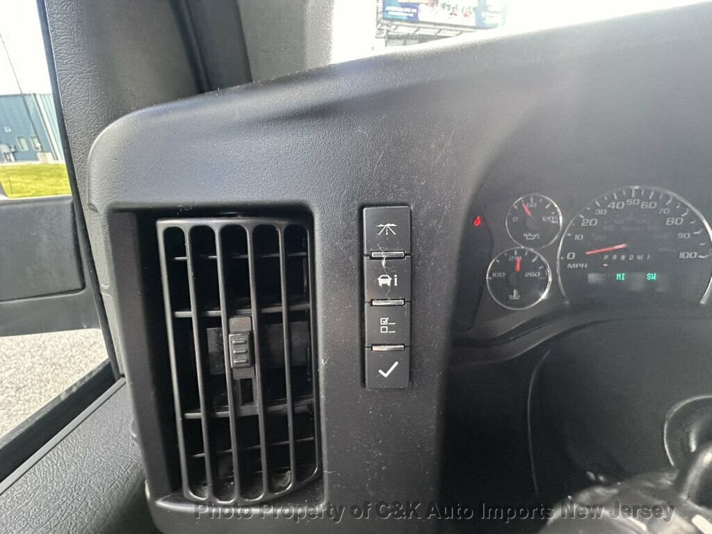 Used 2022 Chevrolet Express 3500 LS RWD image 25