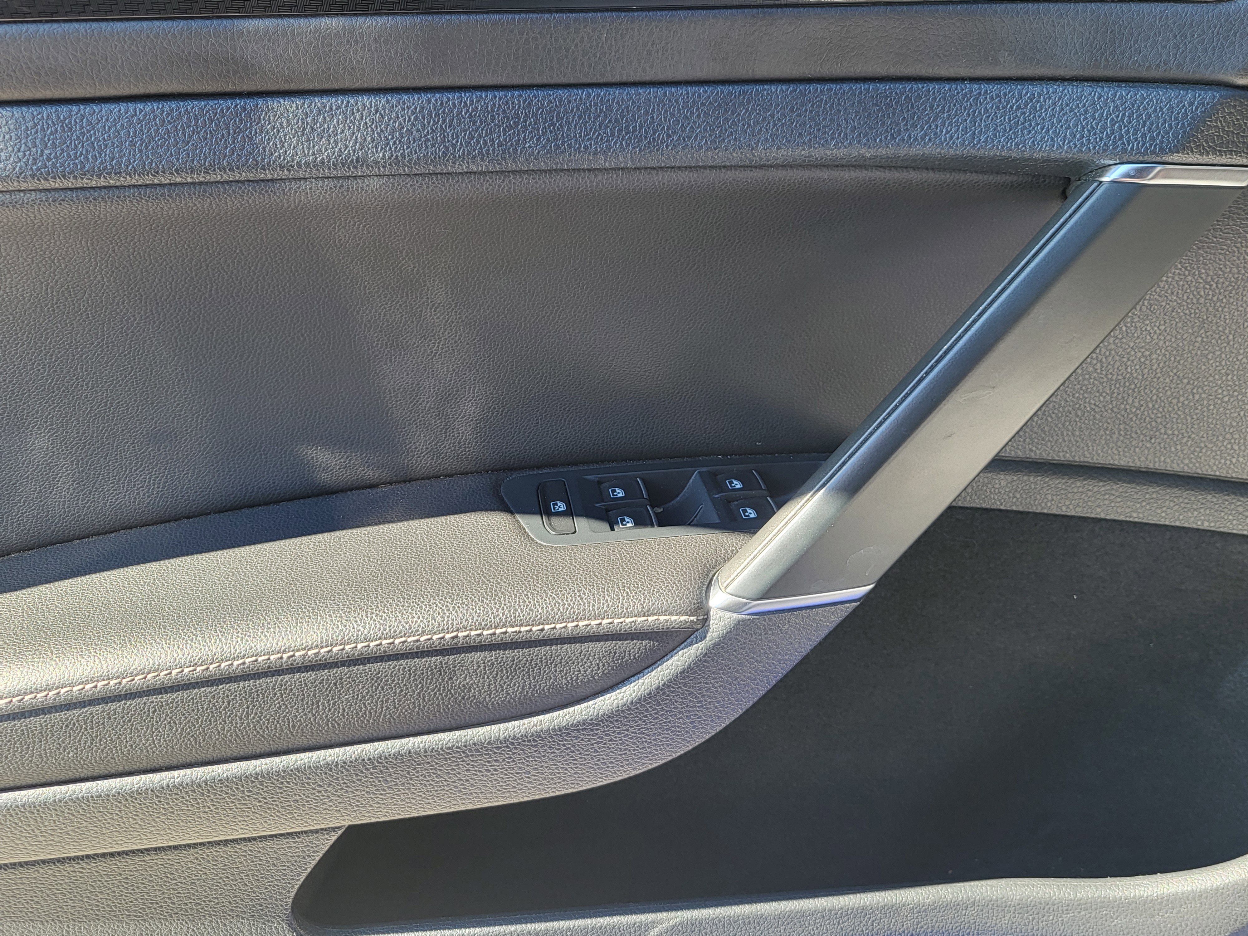 Used 2018 Volkswagen Golf R DCC & Navigation 4Motion image 43