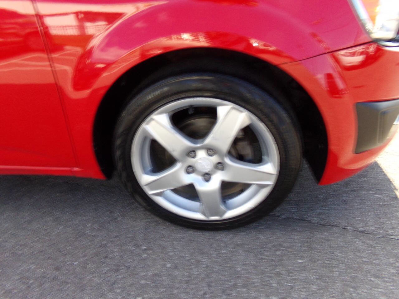 Used 2015 Chevrolet Sonic LTZ image 30