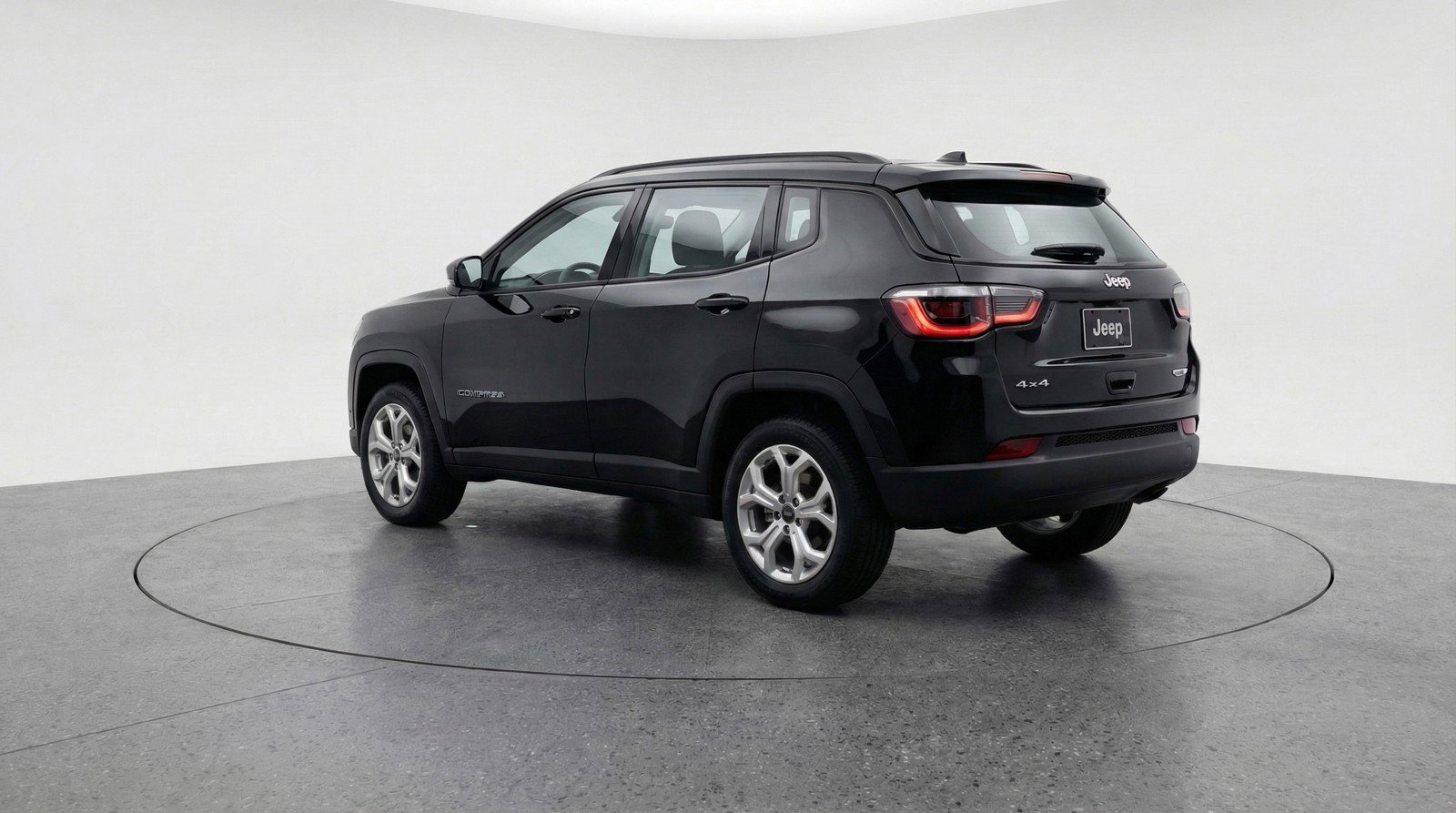 Used 2025 Jeep Compass Latitude AWD/4WD image 6