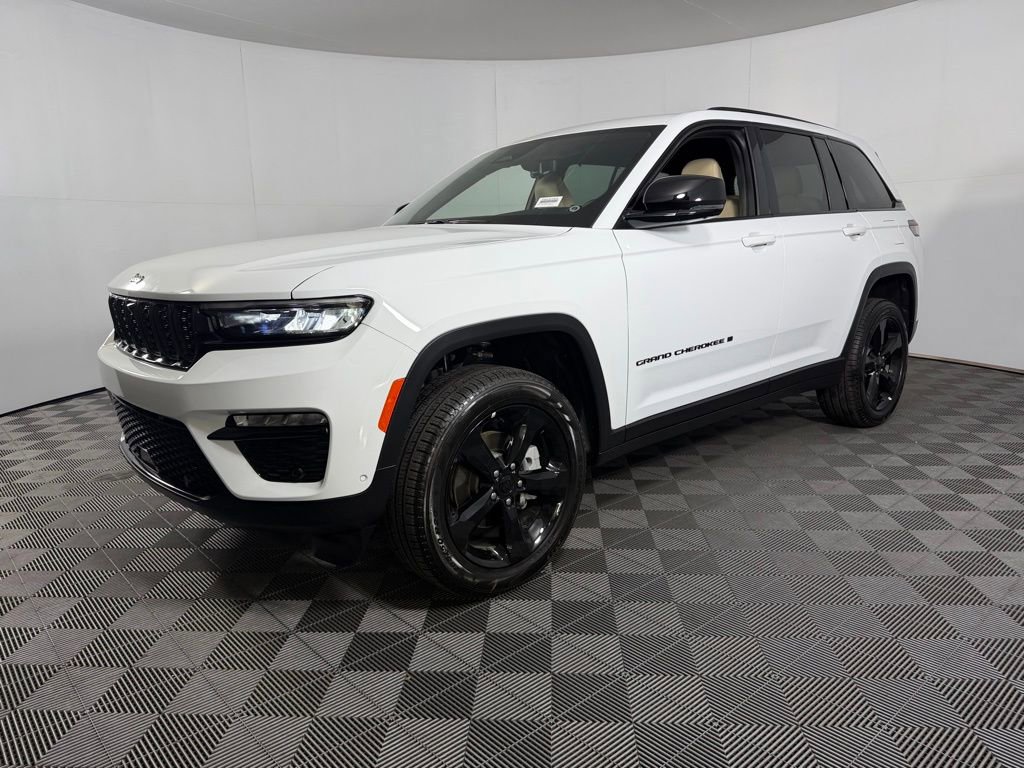 Used 2025 Jeep Grand Cherokee Limited w/ Luxury Tech Group II image 3