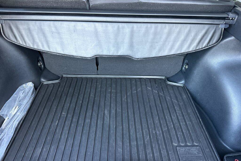 Used 2023 Toyota Corolla Cross XLE w/ Convenience Package FWD image 15