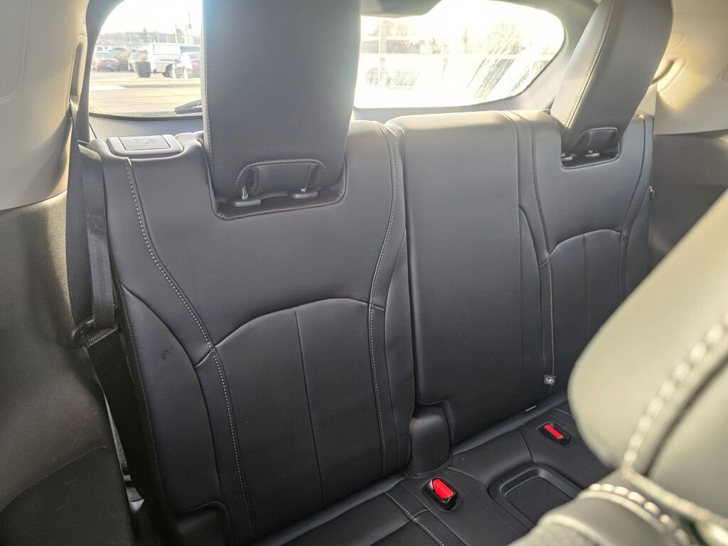 Used 2023 INFINITI QX60 Sensory w/ Vision Package AWD/4WD image 17