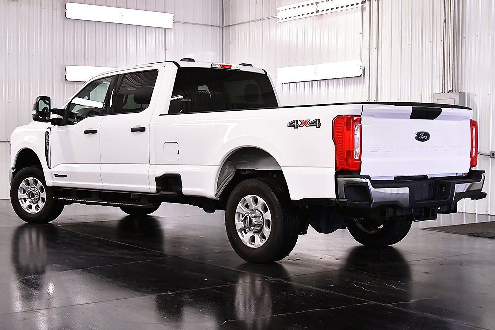Used 2024 Ford F350 XLT image 5