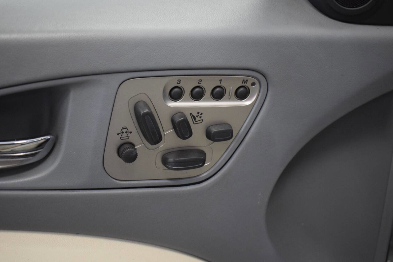 Used 2007 Jaguar XK Convertible image 31