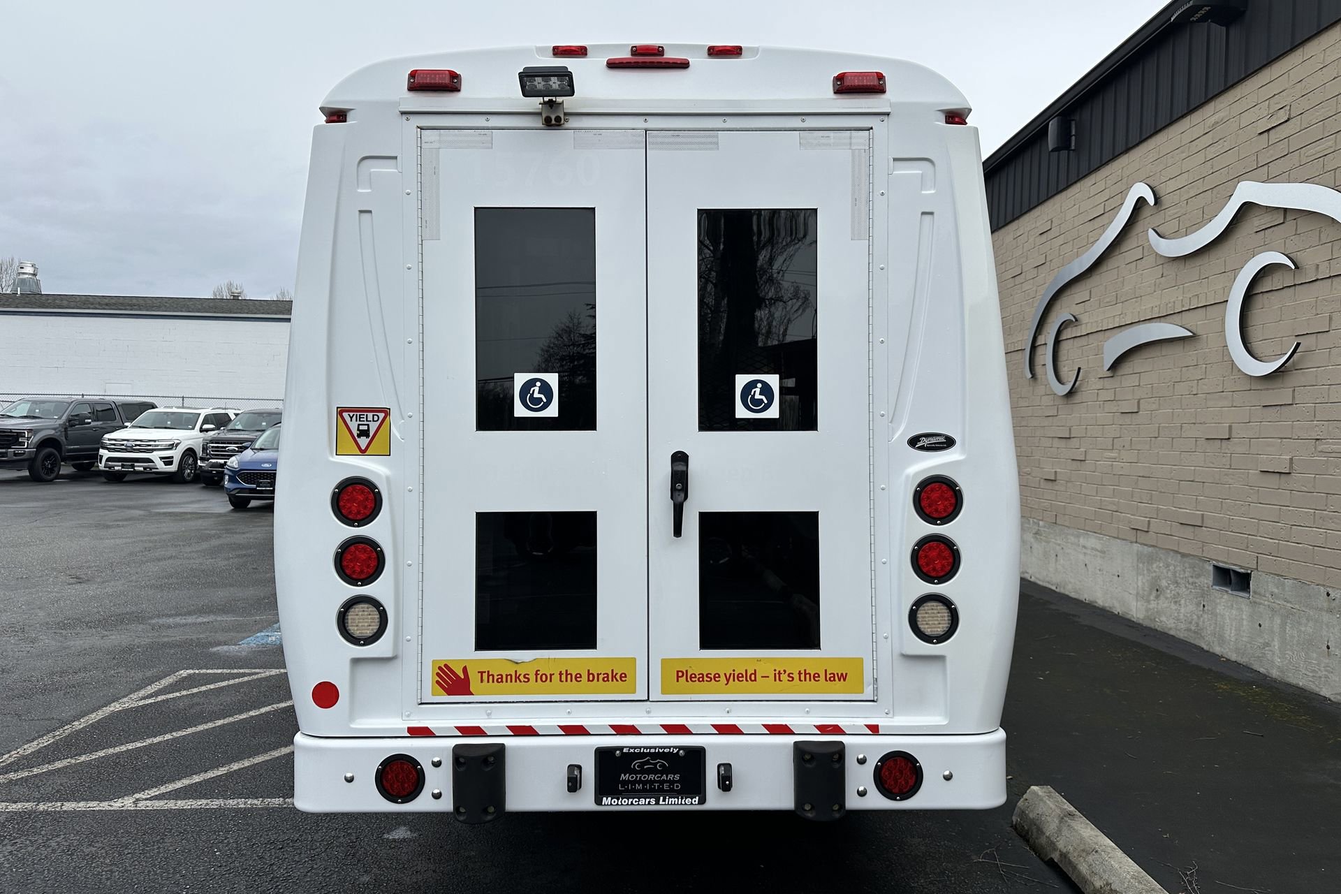 Used 2015 Chevrolet Express 3500 RWD image 5