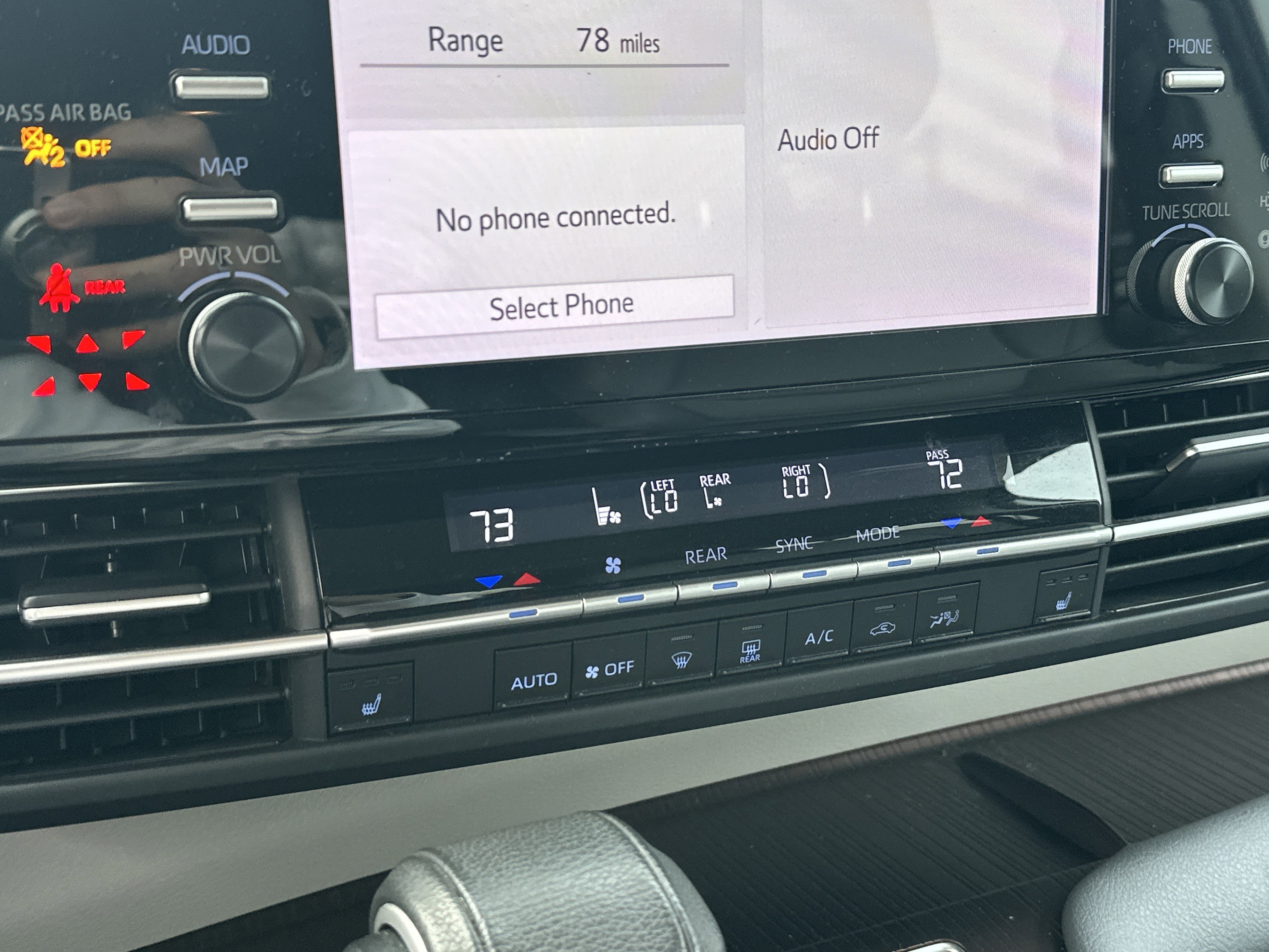 Used 2022 Toyota Sienna XLE image 25