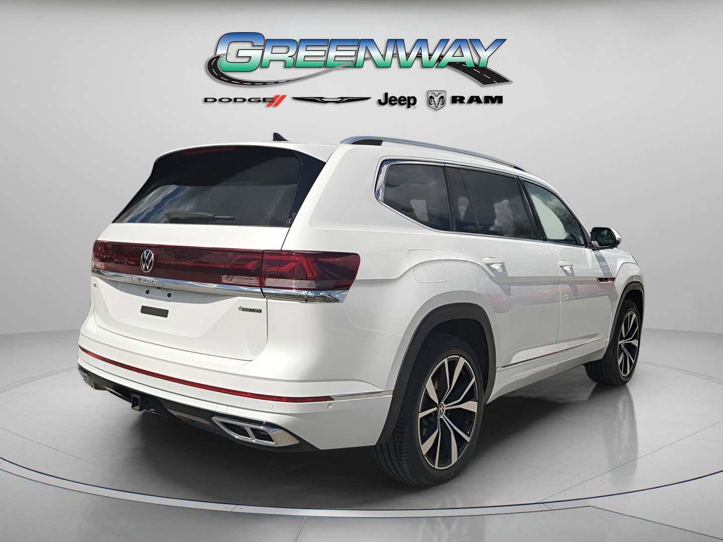 Used 2024 Volkswagen Atlas SEL Premium R-Line image 3