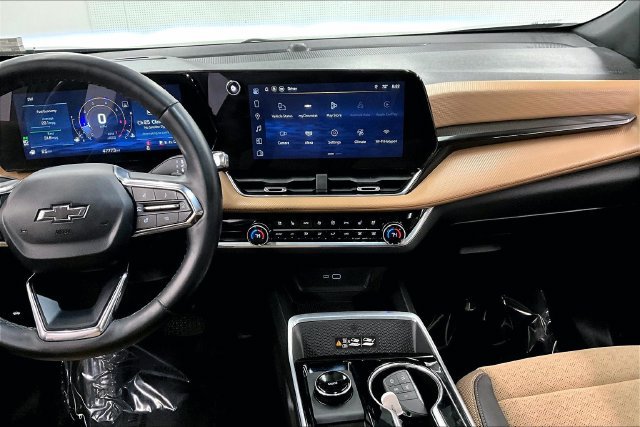 Used 2025 Chevrolet Equinox ACTIV w/ Convenience Package III FWD image 7