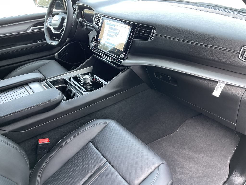 New 2026 Jeep Grand Wagoneer Limited w/ 8-Passenger Seating Package AWD/4WD image 31
