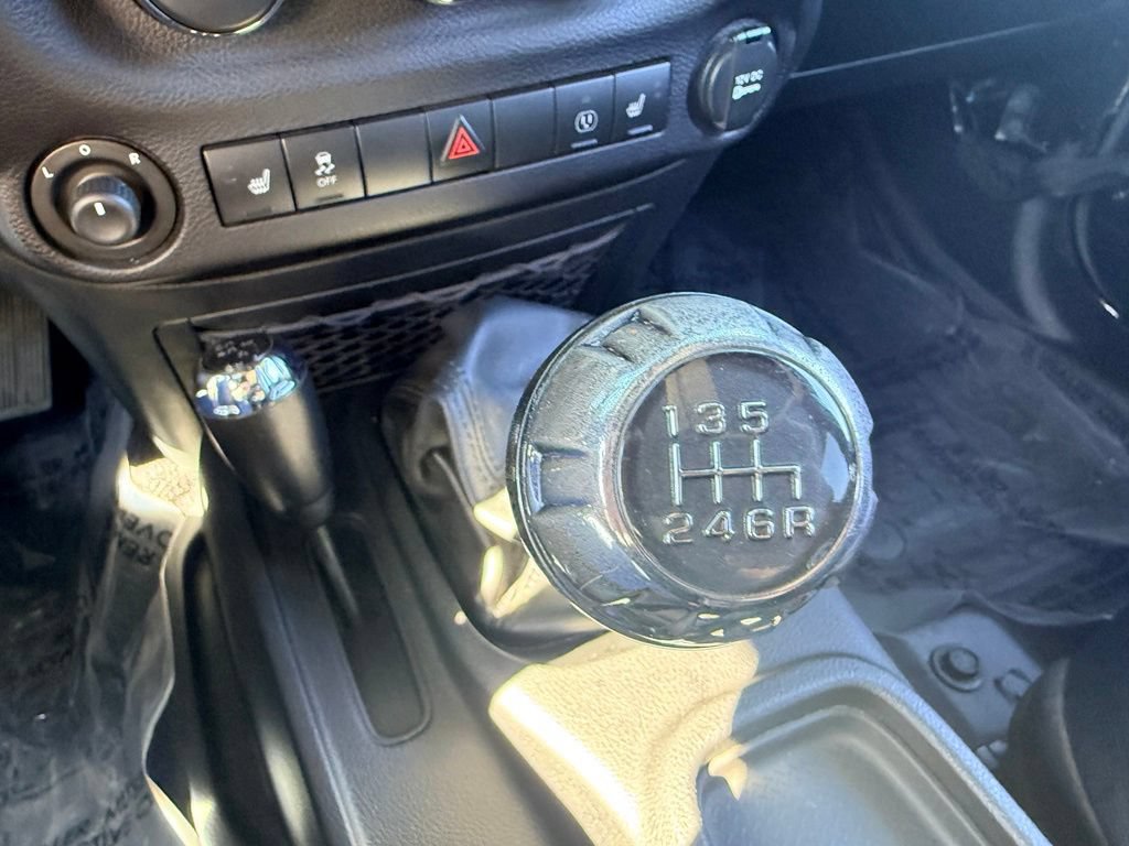 Used 2016 Jeep Wrangler Unlimited Sahara AWD/4WD image 26