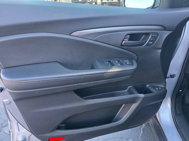 Used 2023 Honda Passport EX-L image 10