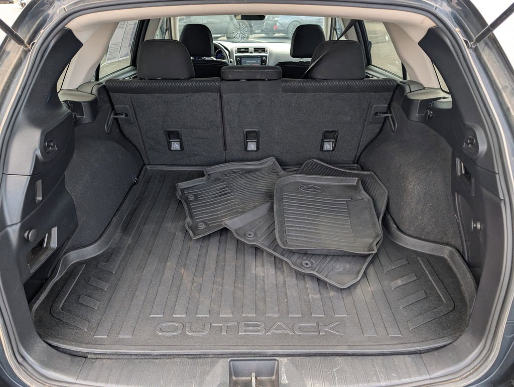Used 2018 Subaru Outback 2.5i Premium image 18
