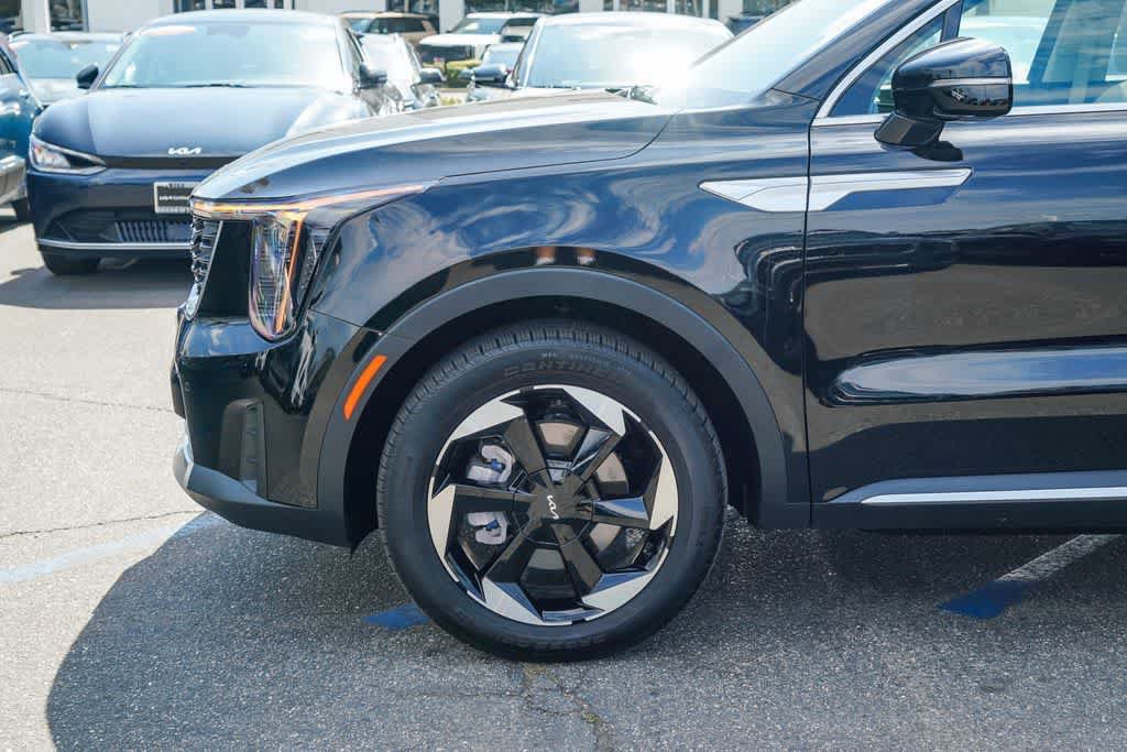 Certified 2025 Kia Sorento EX AWD/4WD image 9