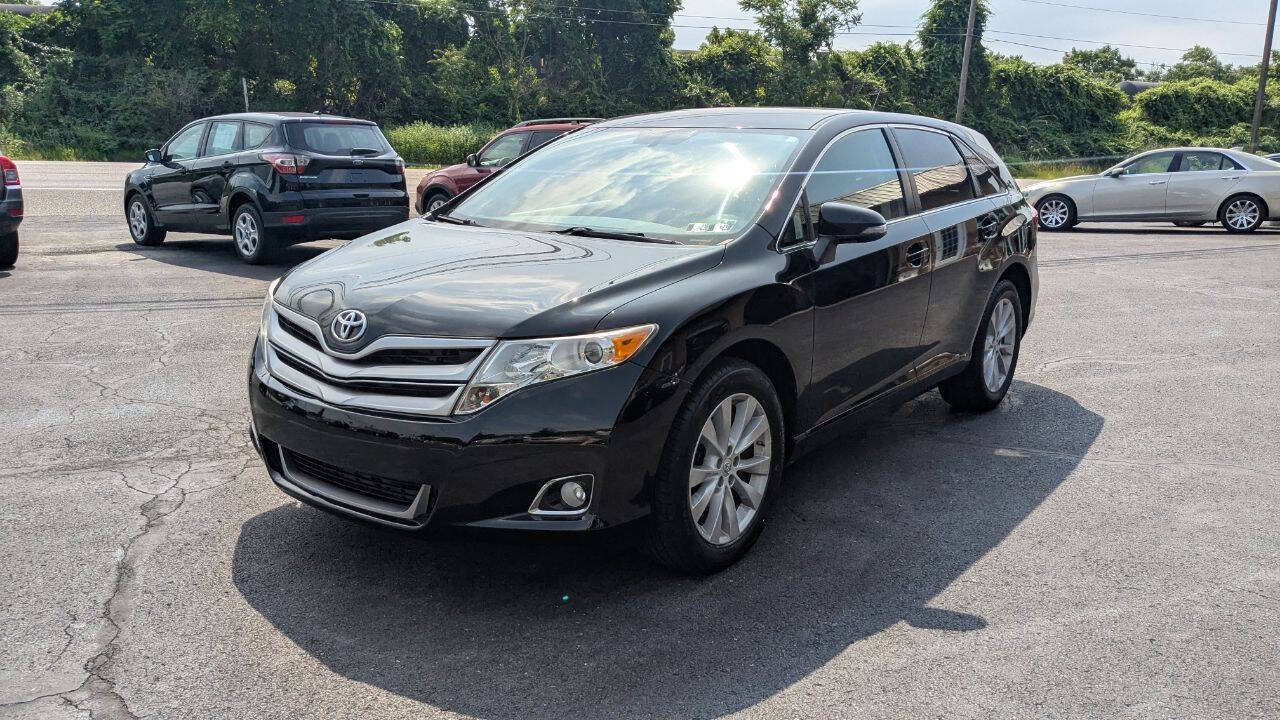Used 2015 Toyota Venza LE AWD/4WD image 2