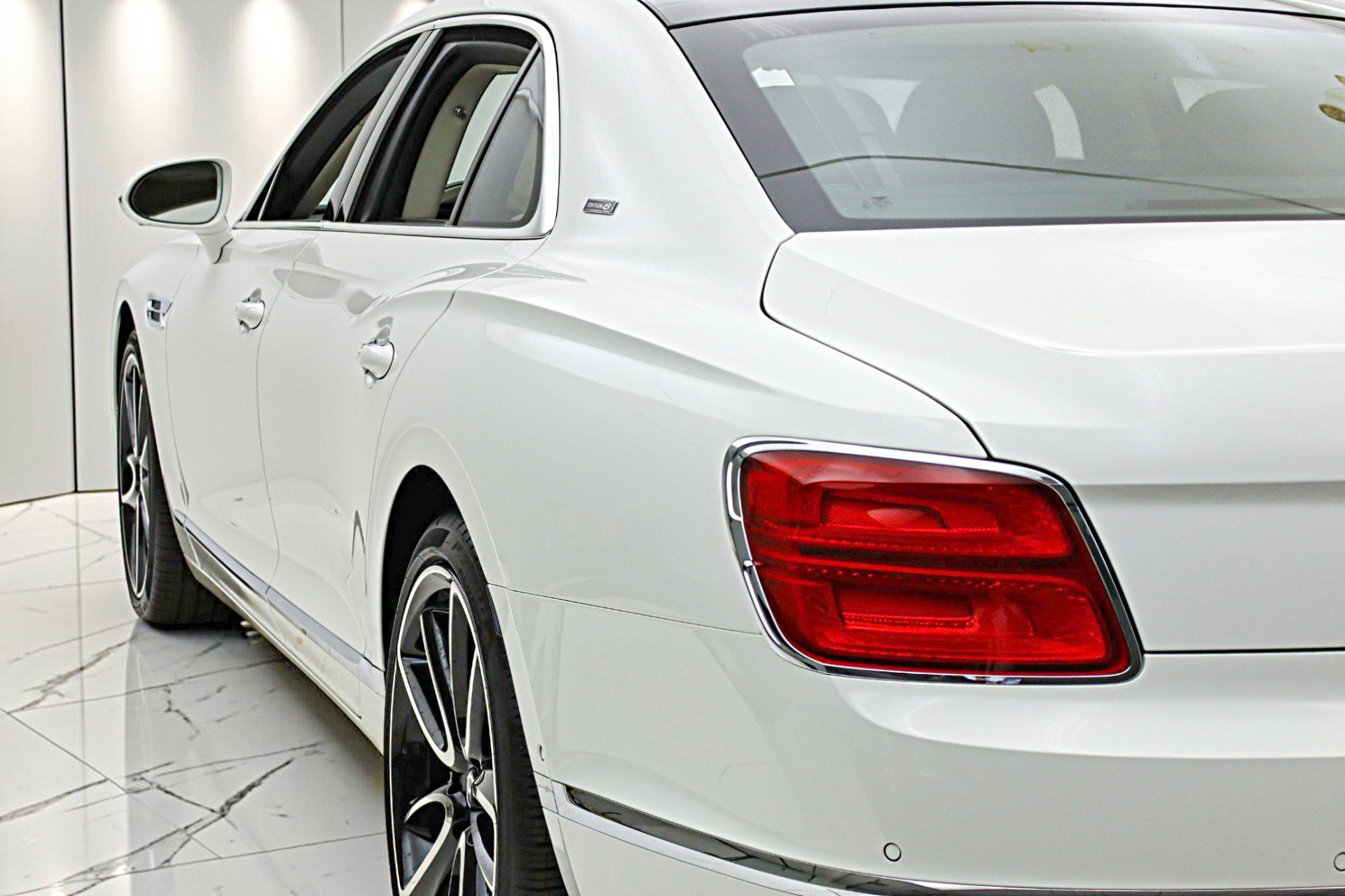 Used 2024 Bentley Flying Spur S V8 image 9