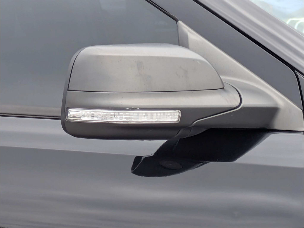 Used 2019 Ford Explorer XLT w/ Equipment Group 202A FWD image 12
